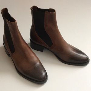 Vince Ankle Boot brown black elastic gores 1” heel